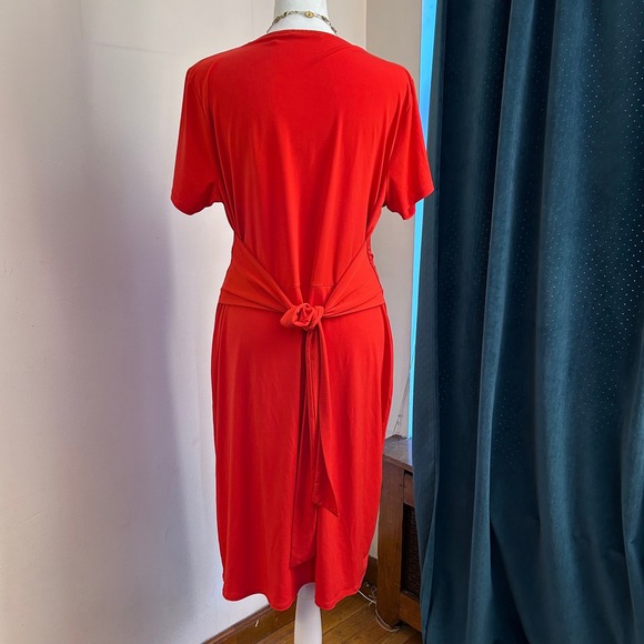 Tahari Red V Neck Short Sleeve Wrap Sheath Knee Length Dress Women's 12 - Picture 3 of 9